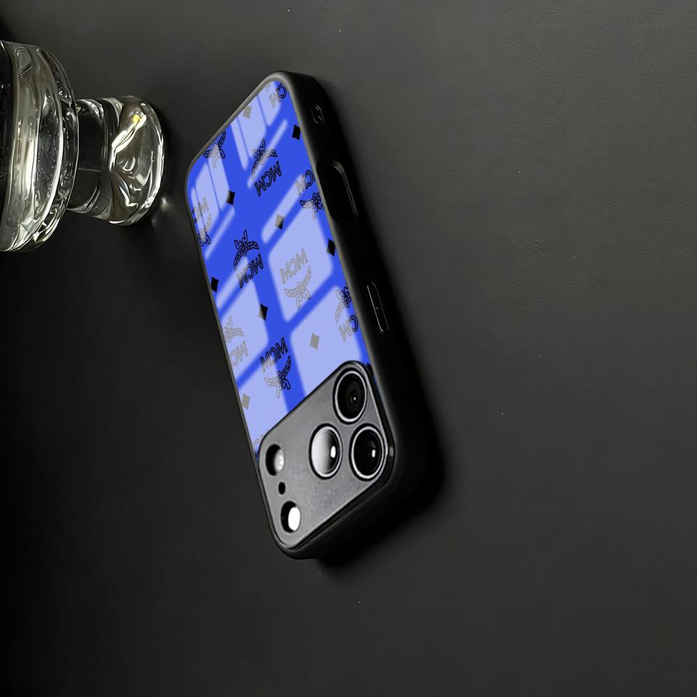 Модный чехол M-mcm для iPhone  – обзор и цена Apple Iphone 16